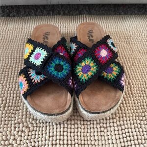 NWOT Vionic Women's Colorful Crochet Sandals